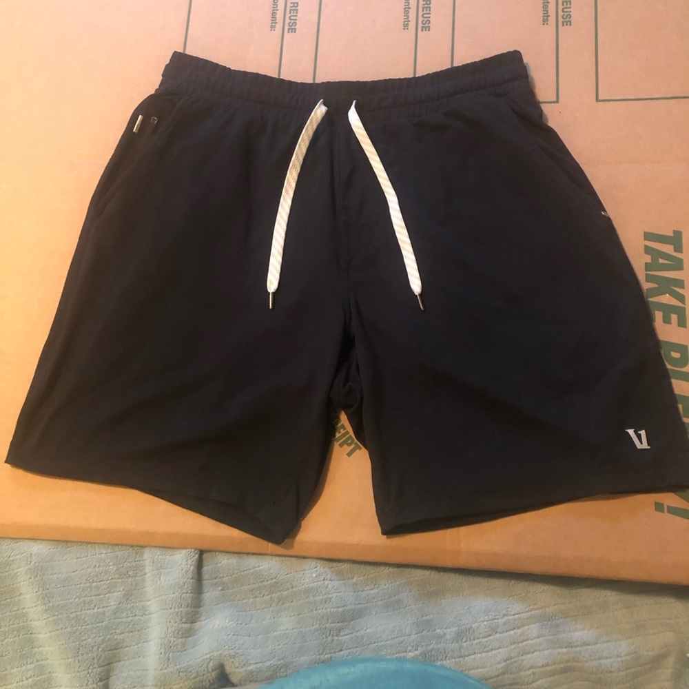 Vuori Ponto Shorts Size Medium